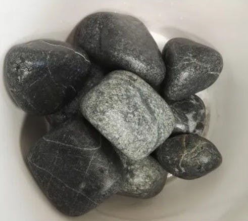 Камень для бани Черный принц шлифованный средний 10кг Хакасия (60)